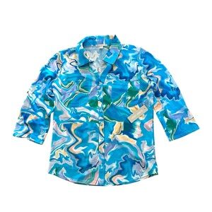 NWT Sunny Leigh Women’s Blouse Blue Pattern Medium Button Front 3/4 Roll Sleeves